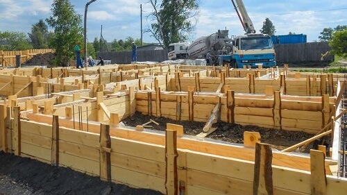 Ленточный фундамент для дома в Вилейке