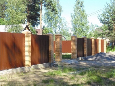 Монтаж забора из металлопрофия в Вилейке